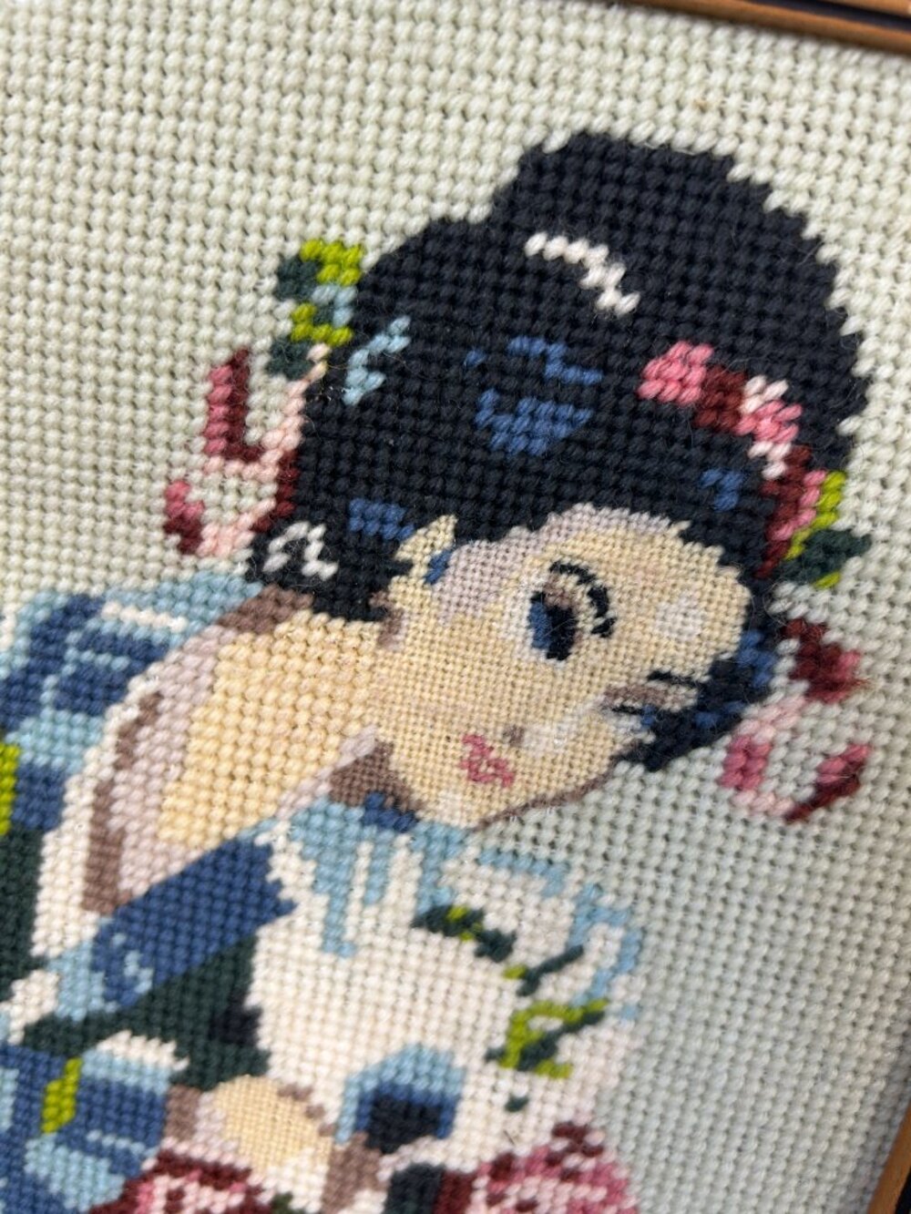 Vintage Needlepoint Geisha Bamboo Style Frames lot of 2 (flaws) - Picture 2 of 7